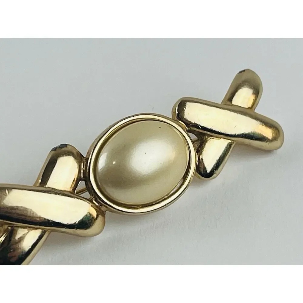 Vintage CAROLEE Brooch Gold Tone Cabochon Pearl Pin XO Faux Twist Criss Cross ex